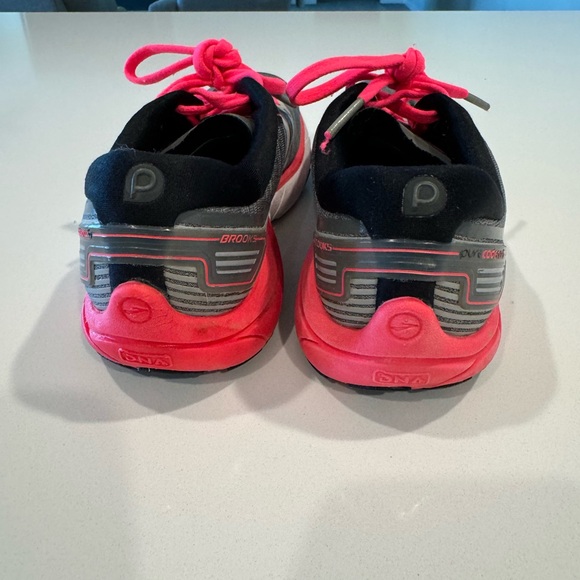 Brooks Pure Cadence 6 Running Athletic Gym Walk Shoes Womens 7.5 Pink and Gray - Picture 4 of 7